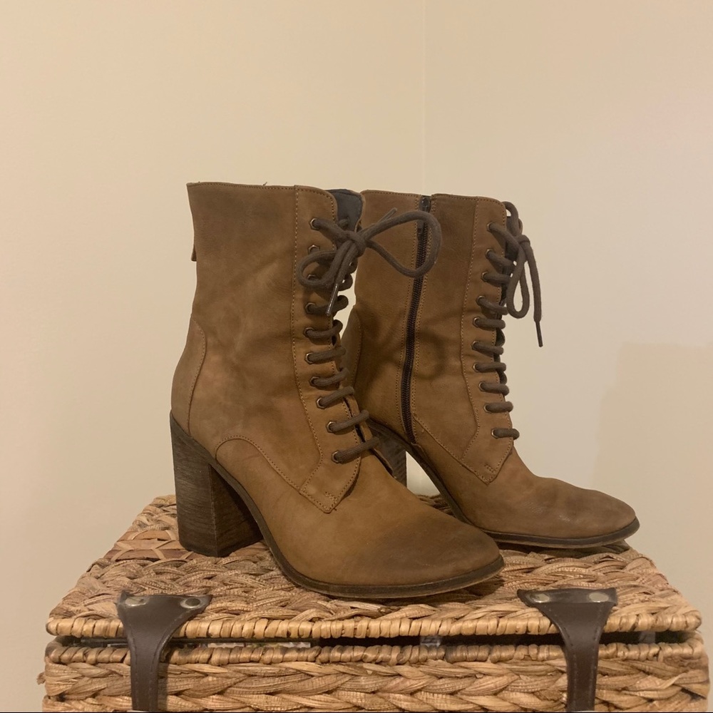 BTDUSTAN  lace up boot